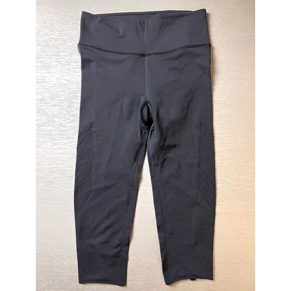 Lululemon Seamless Cropped 18" Leggings Black Leg Detail Size 6 - Picture 1 of 5